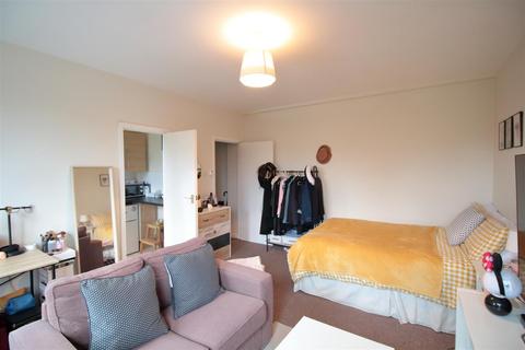 Studio to rent, Brixton Hill Court, Brixton Hill SW2