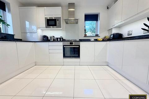 7 Elliots Close, West Horndon, Brentwood, CM13 3FU
