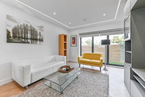 3 bedroom semi-detached house to rent, South Croydon, South Croydon, CR2