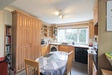 2 bedroom maisonette for sale, St. Barnabas Road, Woodford Green, IG8