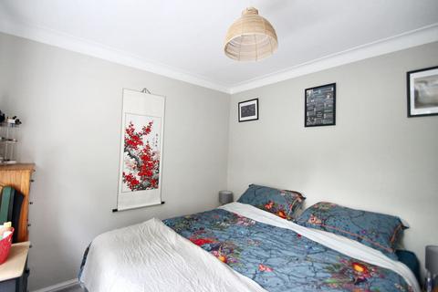 2 bedroom maisonette for sale, St. Barnabas Road, Woodford Green, IG8
