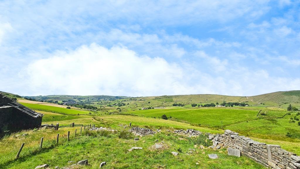 Higher Castleshaw Farm