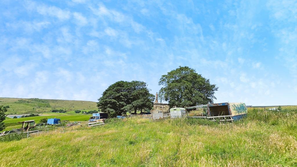 Higher Castleshaw Farm