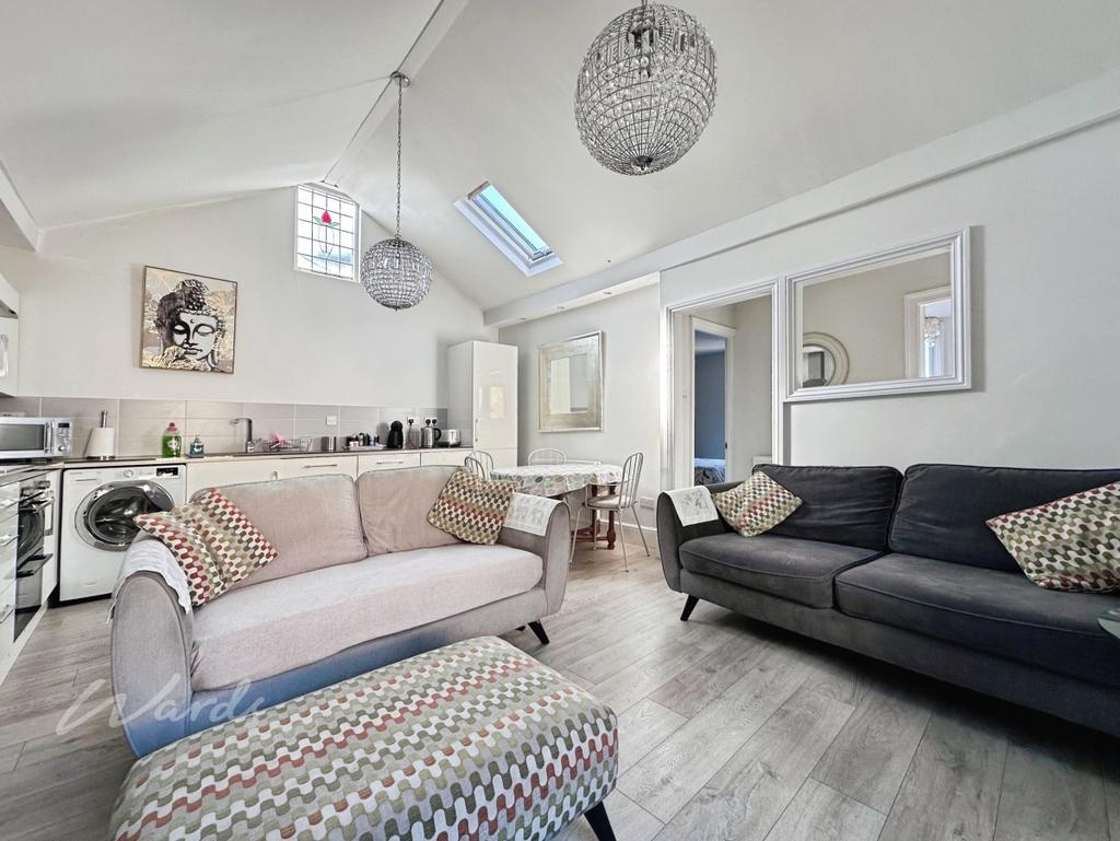 Kent Place Ramsgate CT11 3 bed apartment - £1,300 pcm (£300 pw)