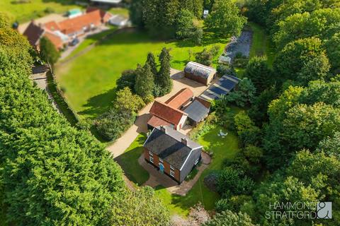 4 bedroom detached house for sale, Suton Street, Suton