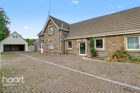 undefined, Rhiwderin, Newport