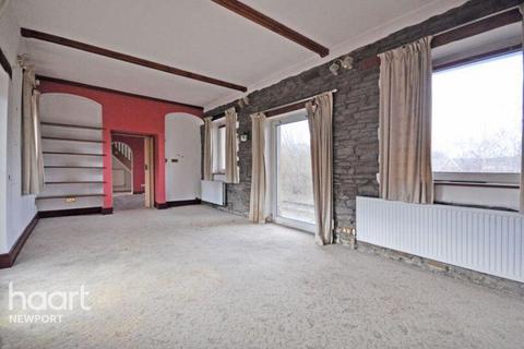 undefined, Rhiwderin, Newport