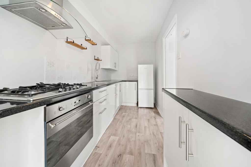 7 Shere Lodge 48 Harewood Road SW19 2 HD-6