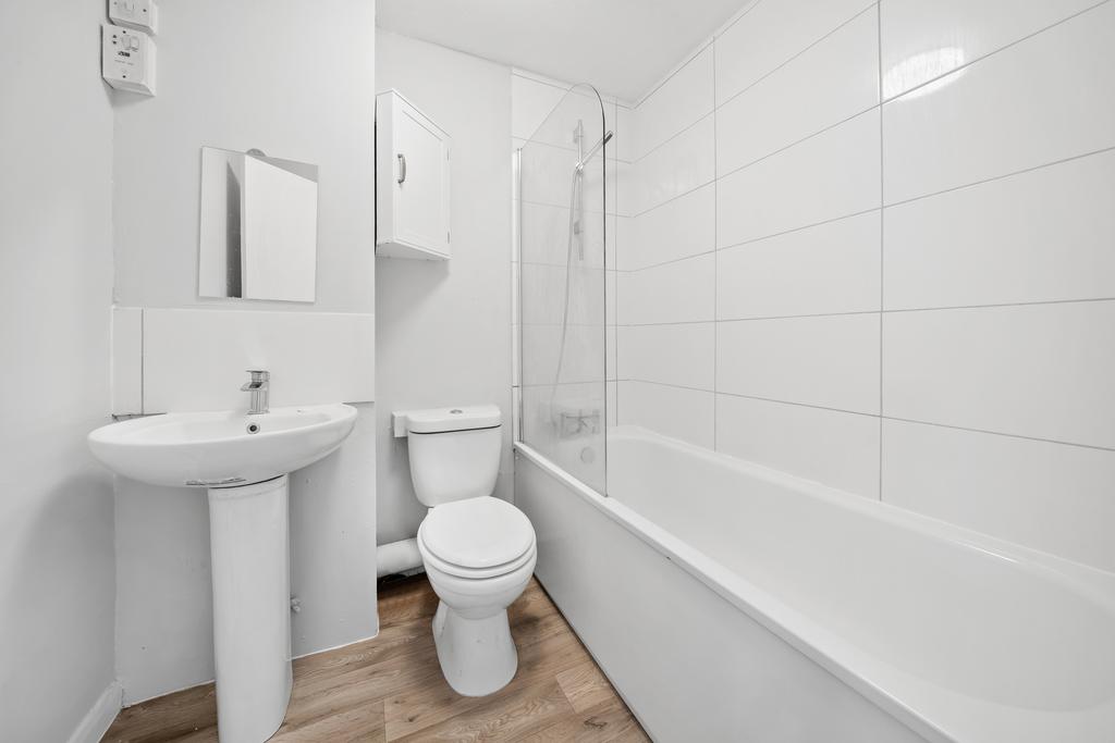 7 Shere Lodge 48 Harewood Road SW19 2 HD-1