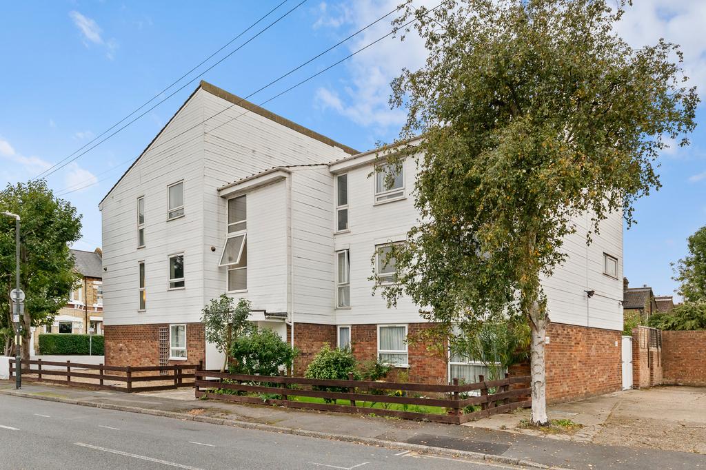7 Shere Lodge 48 Harewood Road SW19 2 HD-8