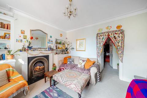 2 bedroom flat for sale, Queen's Club Gardens, Fulham, London, W14