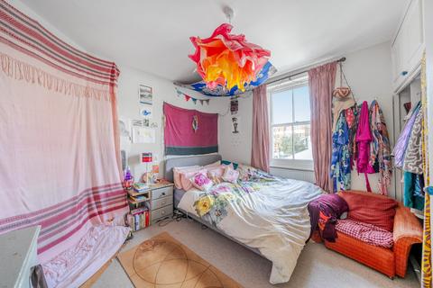 2 bedroom flat for sale, Queen's Club Gardens, Fulham, London, W14