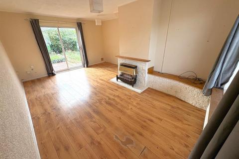 3 bedroom terraced house for sale, Raleigh Avenue, Walcot, Swindon