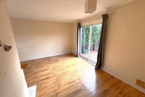 3 bedroom terraced house for sale, Raleigh Avenue, Walcot, Swindon