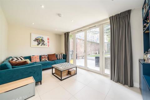 undefined, Bourke Close, London SW4