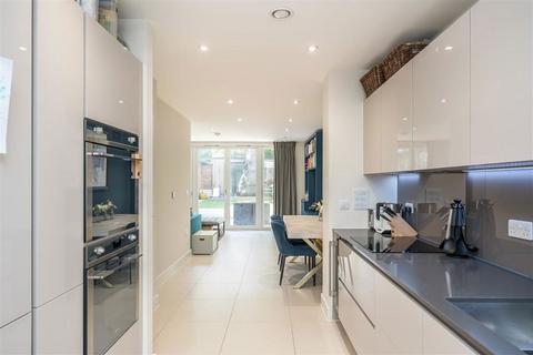 undefined, Bourke Close, London SW4