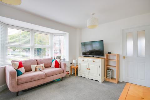 2 bedroom end of terrace house for sale, SHOLING! ALLOCATED PARKING SPACE! POPULAR LOCATION!