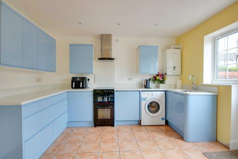 2 bedroom end of terrace house for sale, SHOLING! ALLOCATED PARKING SPACE! POPULAR LOCATION!