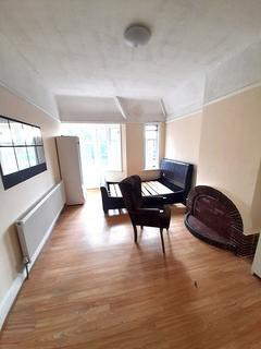 2 bedroom flat to rent, Hayes, UB4