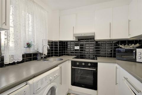 2 bedroom flat for sale, Cygnet Close, Neasden, London