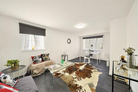 2 bedroom flat for sale, Cygnet Close, Neasden, London