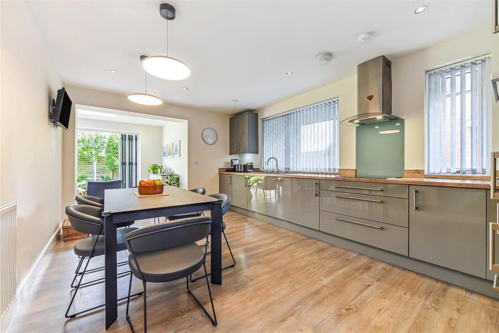 Kitchen/Dining Room