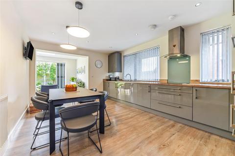 4 bedroom detached house for sale, Windmill Close, Chichester