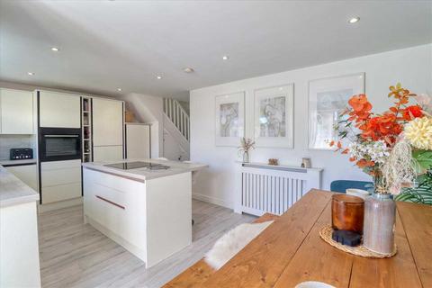 25 Dedham Avenue, Clacton-on-sea, CO16 8AL