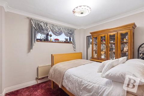 4 bedroom link detached house for sale, Swan Lane, Wickford, Essex, SS11