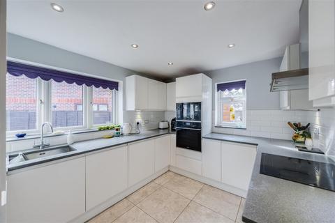 3 bedroom detached bungalow for sale, Sullivan Close, Dartford
