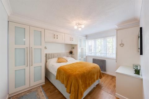 21 Sullivan Close, Dartford, DA1 2NJ