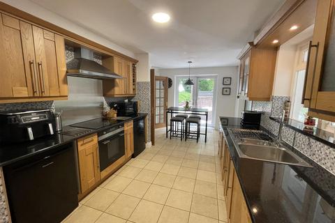 undefined, Llys Westfa, Llanelli
