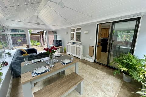 undefined, Llys Westfa, Llanelli