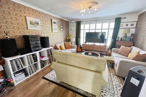 17 Beasley Grove, Birmingham, B43 7HG