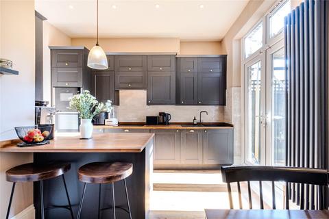 3 bedroom apartment for sale, Knollys Road, London SW16