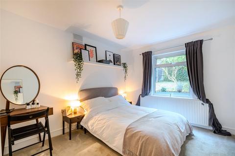 3 bedroom apartment for sale, Knollys Road, London SW16
