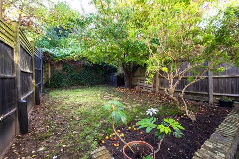 3 bedroom apartment for sale, Knollys Road, London SW16