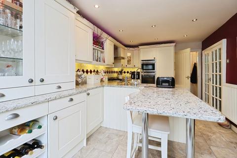 4 bedroom detached house for sale, Welshpool SY21