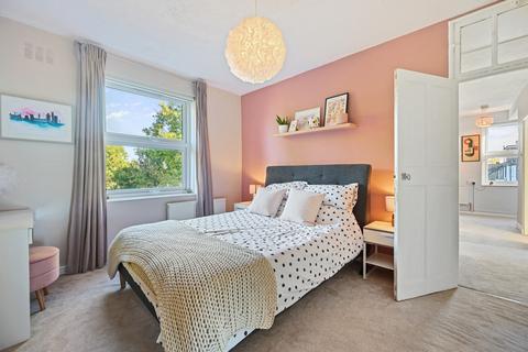 143 Hatfeild Mead, Morden, SM4 5PG