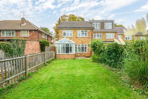 4 bedroom end of terrace house for sale, Queens Road, Hersham, KT12