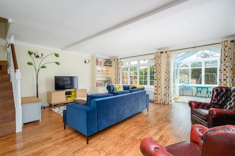 4 bedroom end of terrace house for sale, Queens Road, Hersham, KT12