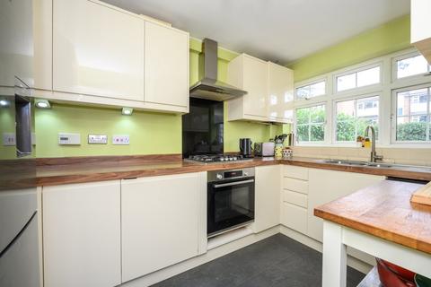 4 bedroom end of terrace house for sale, Queens Road, Hersham, KT12