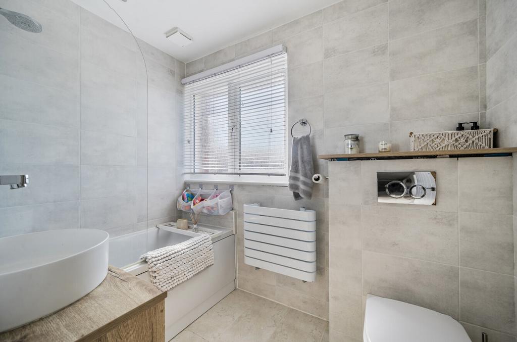 1361243-5-68dbb8c...