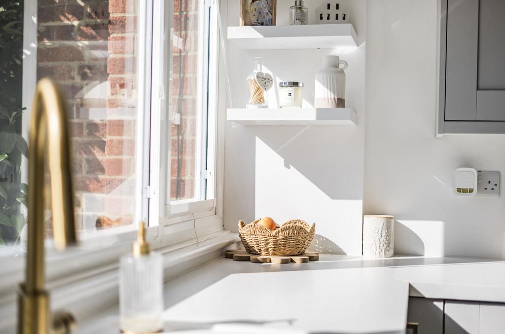 1361243-18-68dbba...