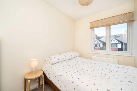 undefined, Avenue Parade, Sunbury-On-Thames TW16