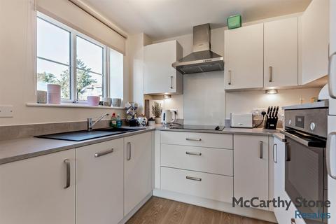 2 bedroom apartment for sale, Queen Elizabeth Place, Orchard Lane, Alton