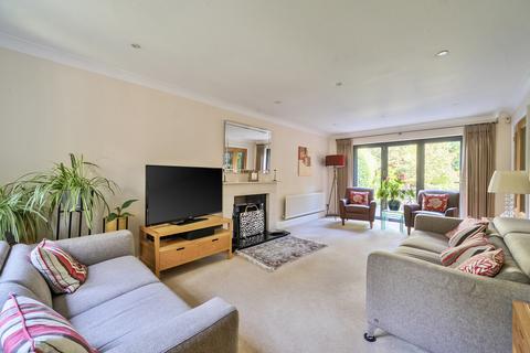 undefined, Hollybush Ride, Wokingham RG40