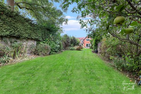 4 bedroom semi-detached house for sale, Coppice Row, Epping CM16