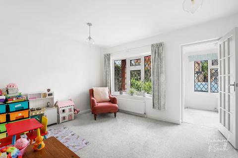 4 bedroom semi-detached house for sale, Coppice Row, Epping CM16