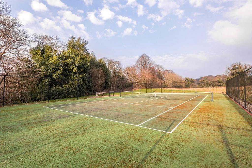 Communal Tennis Crt